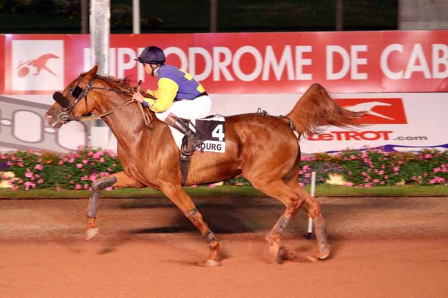 Photo d'arrivée de la course pmu PRIX DES LILAS à CABOURG le Vendredi 4 août 2017