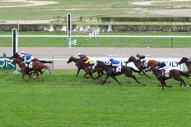 Photo d'arrivée de la course pmu PRIX DAUGER à DEAUVILLE le Vendredi 4 août 2017