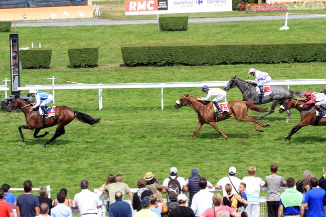Photo d'arrivée de la course pmu PRIX DE LA COTE DE NACRE à CLAIREFONTAINE le Lundi 7 août 2017