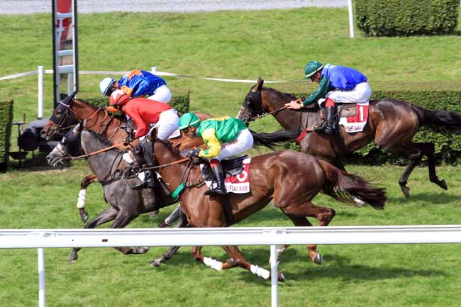 Photo d'arrivée de la course pmu PRIX DES ORCHIDEES à CLAIREFONTAINE le Lundi 7 août 2017