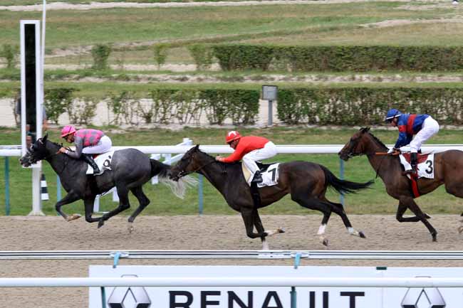 Photo d'arrivée de la course pmu PRIX DE LA VILLA MILLAIA à DEAUVILLE le Mardi 8 août 2017