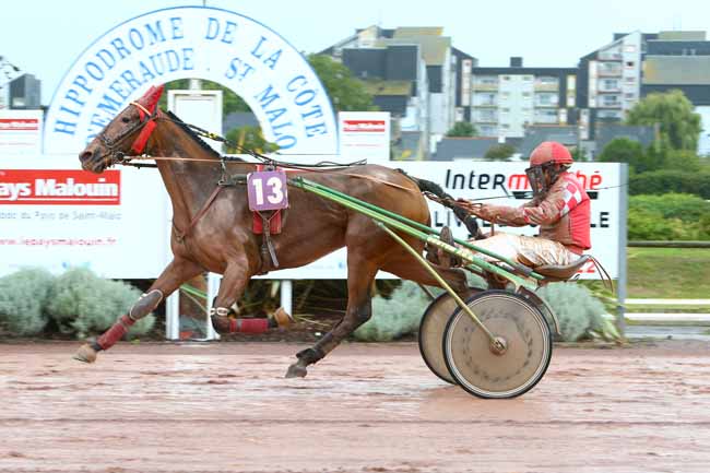 Photo d'arrivée de la course pmu PRIX ANDRE CARRUS à SAINT MALO le Mercredi 9 août 2017