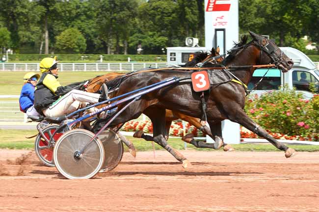 Photo d'arrivée de la course pmu PRIX DE NOUZONVILLE à ENGHIEN le Jeudi 10 août 2017