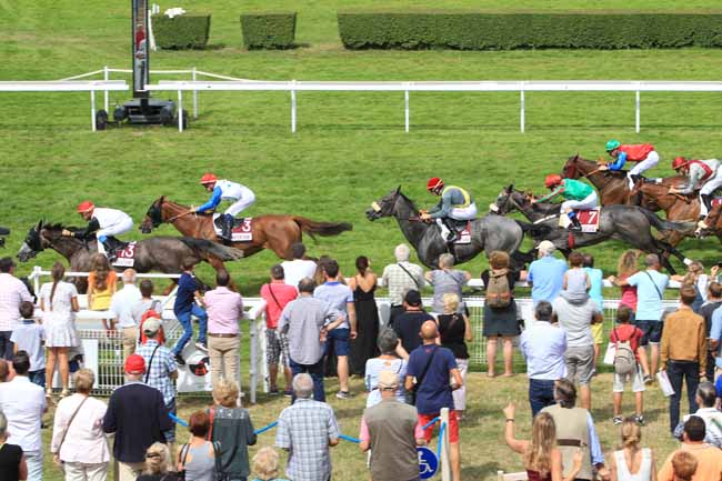 Photo d'arrivée de la course pmu PRIX DE LA CROIX BRISEE à CLAIREFONTAINE le Lundi 14 août 2017