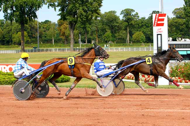 Photo d'arrivée de la course pmu PRIX DE LA FEDERATION NATIONALE DES TURFISTES à ENGHIEN le Mercredi 16 août 2017