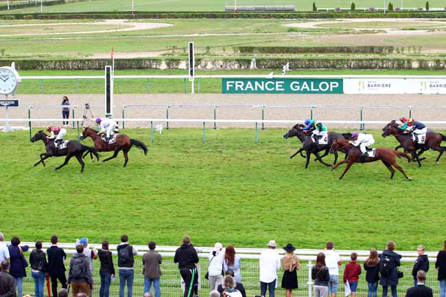 Photo d'arrivée de la course pmu PRIX DE SASSY - CATEGORIE EMPLOYE DE L'ANNEE à DEAUVILLE le Jeudi 17 août 2017