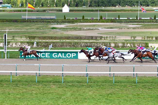 Photo d'arrivée de la course pmu PRIX DU BOURG ST-LEONARD - TROPHEE DU PERSONNEL DES COURSES ET ELEVAGE à DEAUVILLE le Jeudi 17 août 2017