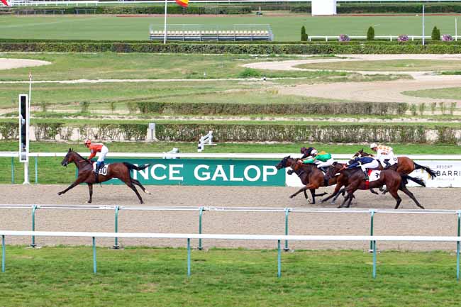 Photo d'arrivée de la course pmu PRIX DE VALOGNES - CATEGORIE PERSONNEL ADMINISTRATIF à DEAUVILLE le Jeudi 17 août 2017