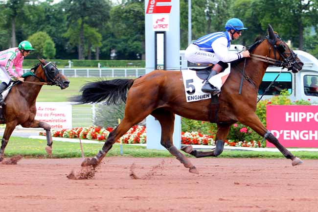 Photo d'arrivée de la course pmu PRIX DE LA PORTE D'ORLEANS à ENGHIEN le Jeudi 17 août 2017