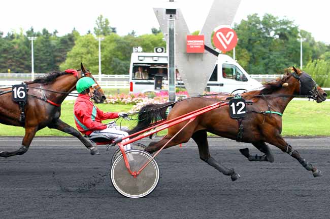 Photo d'arrivée de la course pmu PRIX DE SAINT-DIZIER à PARIS-VINCENNES le Lundi 21 août 2017