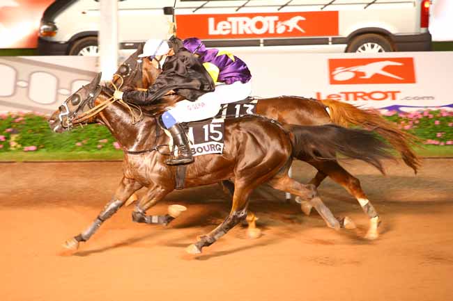 Photo d'arrivée de la course pmu PRIX DE VALOGNES à CABOURG le Vendredi 25 août 2017