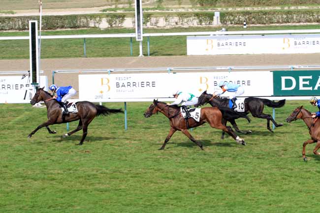 Photo d'arrivée de la course pmu PRIX DE LA RECONVERSION D'UN CHEVAL DE COURSES EN CHEVAL DE POLO à DEAUVILLE le Samedi 26 août 2017