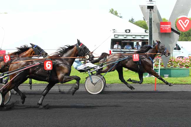 Photo d'arrivée de la course pmu PRIX DE LAGNY à PARIS-VINCENNES le Samedi 26 août 2017