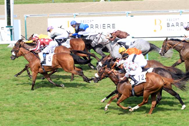 Photo d'arrivée de la course pmu PRIX CASINO BARRIERE DEAUVILLE à DEAUVILLE le Dimanche 27 août 2017