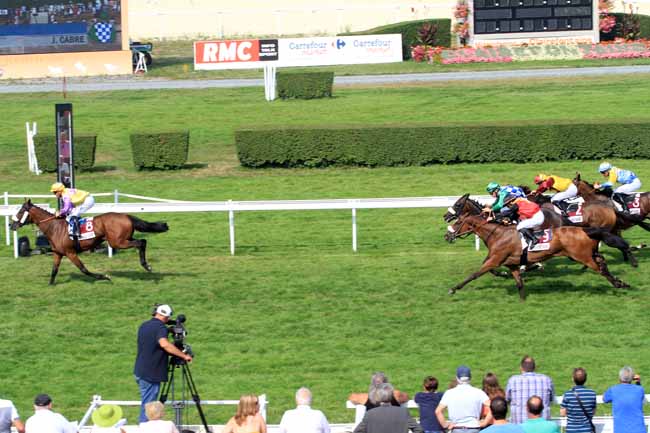 Photo d'arrivée de la course pmu PRIX DES VILLAS à CLAIREFONTAINE le Mardi 29 août 2017