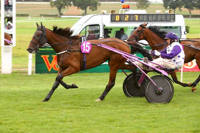 Photo d'arrivée de la course pmu PRIX DES ESCALIERS REM à CRAON le Dimanche 3 septembre 2017