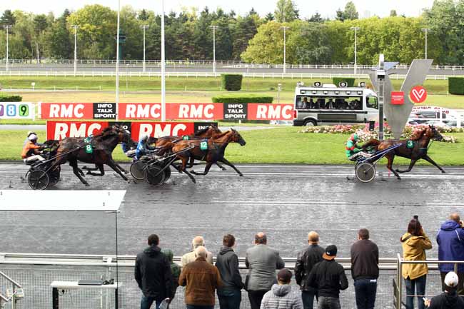 Photo d'arrivée de la course pmu PRIX DU MONT-SAINT-MICHEL à PARIS-VINCENNES le Samedi 9 septembre 2017