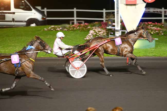 Photo d'arrivée de la course pmu PRIX ALKESTE à PARIS-VINCENNES le Mardi 12 septembre 2017