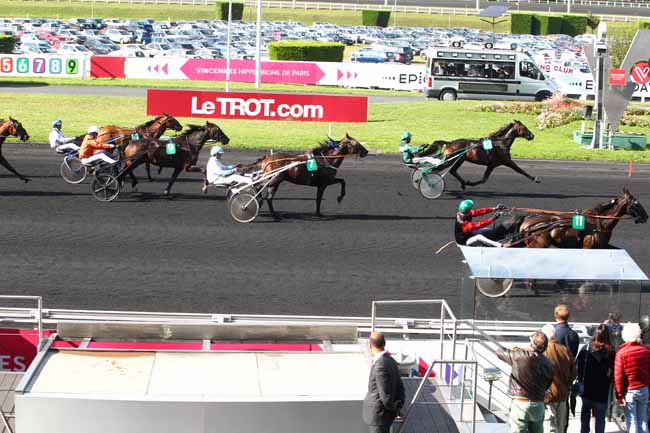 Photo d'arrivée de la course pmu PRIX DE MOULINS-LA-MARCHE à PARIS-VINCENNES le Dimanche 17 septembre 2017