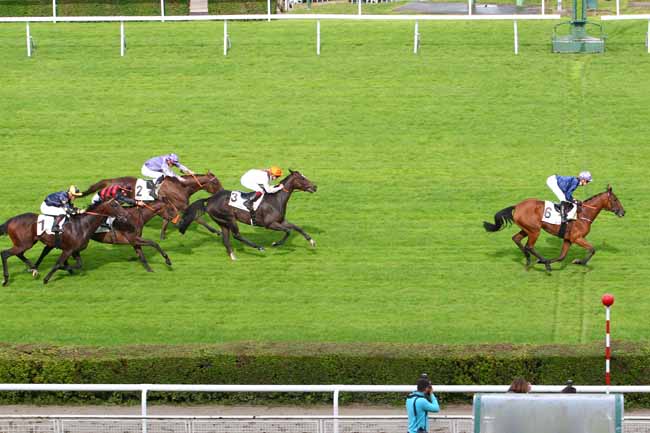 Photo d'arrivée de la course pmu PRIX FITERARI à SAINT-CLOUD le Lundi 18 septembre 2017