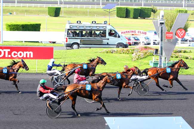 Photo d'arrivée de la course pmu PRIX DE NARBONNE à PARIS-VINCENNES le Jeudi 21 septembre 2017