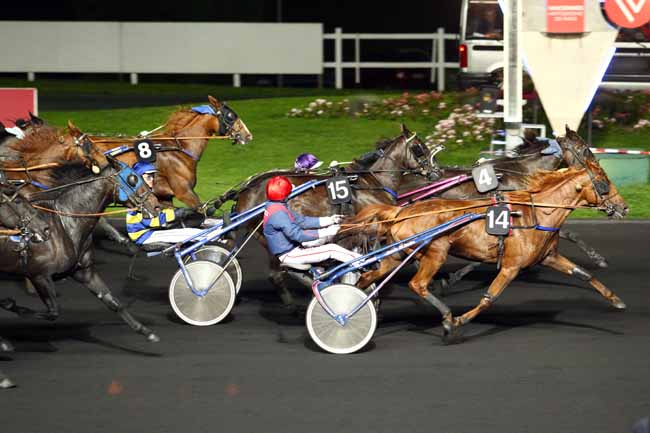 Photo d'arrivée de la course pmu PRIX CLEOMEDE à PARIS-VINCENNES le Vendredi 22 septembre 2017