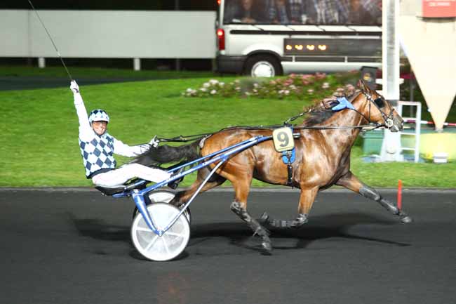 Photo d'arrivée de la course pmu GRAND PRIX DE L'UET à PARIS-VINCENNES le Vendredi 22 septembre 2017
