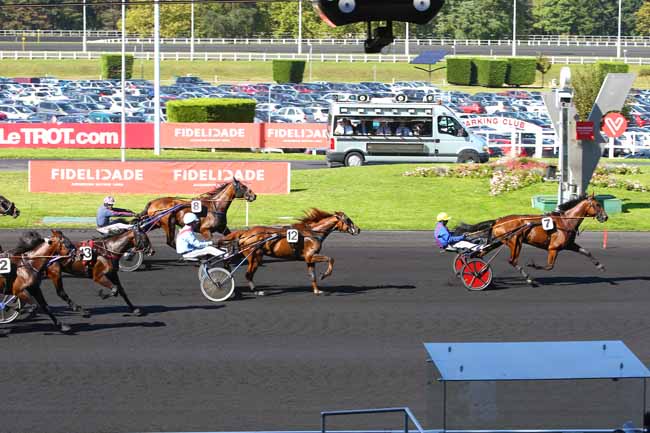 Photo d'arrivée de la course pmu PRIX DE CLERMONT-FERRAND à PARIS-VINCENNES le Dimanche 24 septembre 2017