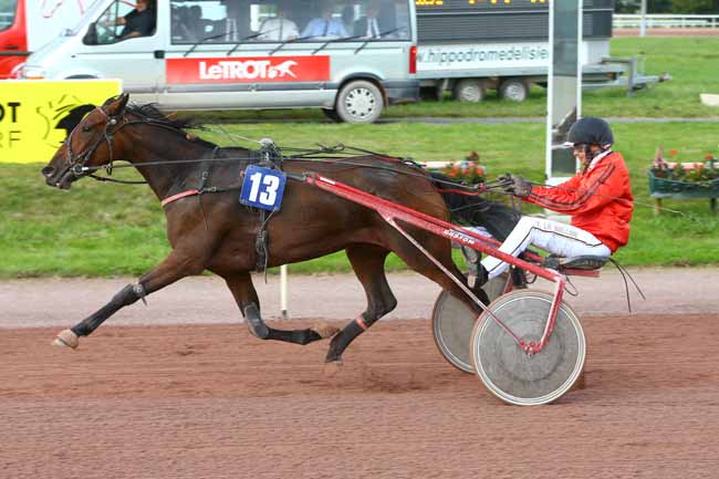 Photo d'arrivée de la course pmu PRIX PMU LE PODOSIS (GR B) à LISIEUX le Mercredi 27 septembre 2017