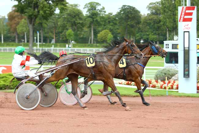 Photo d'arrivée de la course pmu PRIX DE JARNAC à ENGHIEN le Jeudi 28 septembre 2017