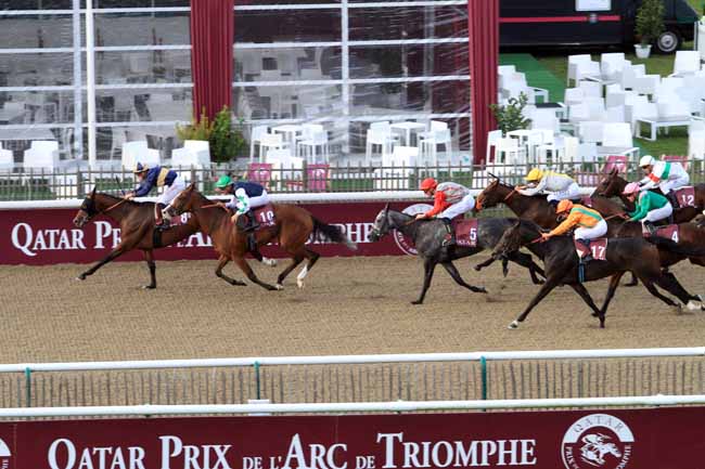 Photo d'arrivée de la course pmu QATAR GRAND HANDICAP DES JUMENTS à CHANTILLY le Samedi 30 septembre 2017