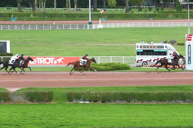 Photo d'arrivée de la course pmu PRIX DE REUILLY à ENGHIEN le Lundi 2 octobre 2017