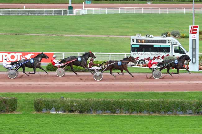 Photo d'arrivée de la course pmu PRIX DE MOISSAC à ENGHIEN le Lundi 2 octobre 2017