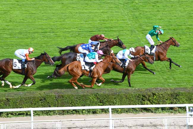 Photo d'arrivée de la course pmu PRIX SCARAMOUCHE à SAINT-CLOUD le Mercredi 4 octobre 2017