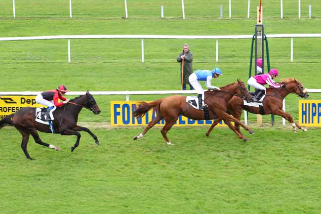 Photo d'arrivée de la course pmu PRIX GUY THIBAULT à FONTAINEBLEAU le Jeudi 5 octobre 2017