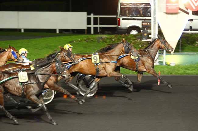 Photo d'arrivée de la course pmu PRIX ELSA à PARIS-VINCENNES le Vendredi 6 octobre 2017