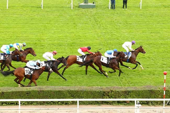 Photo d'arrivée de la course pmu PRIX DE SAINT-LAMBERT à SAINT-CLOUD le Mardi 10 octobre 2017