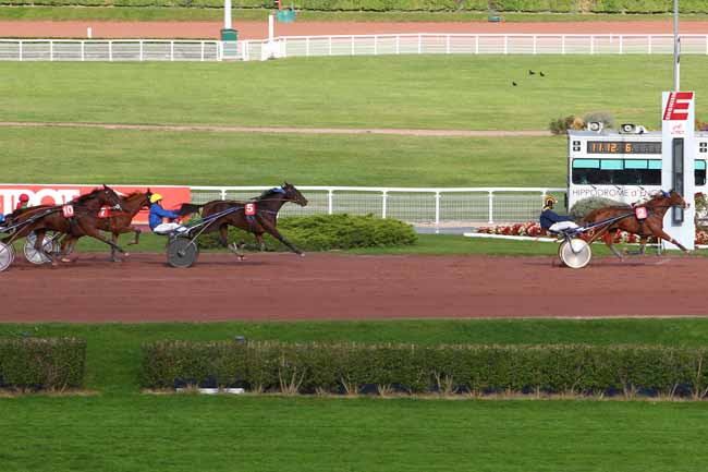 Photo d'arrivée de la course pmu PRIX DE LA SEINE-MARITIME à ENGHIEN le Mercredi 11 octobre 2017