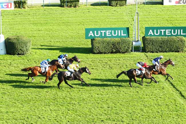 Photo d'arrivée de la course pmu PRIX MONTGOMERY à AUTEUIL le Samedi 14 octobre 2017