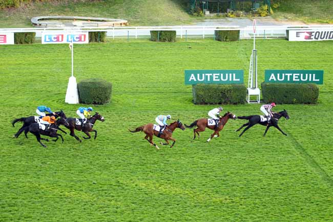 Photo d'arrivée de la course pmu PRIX ADRIEN BESNOUIN à AUTEUIL le Samedi 14 octobre 2017