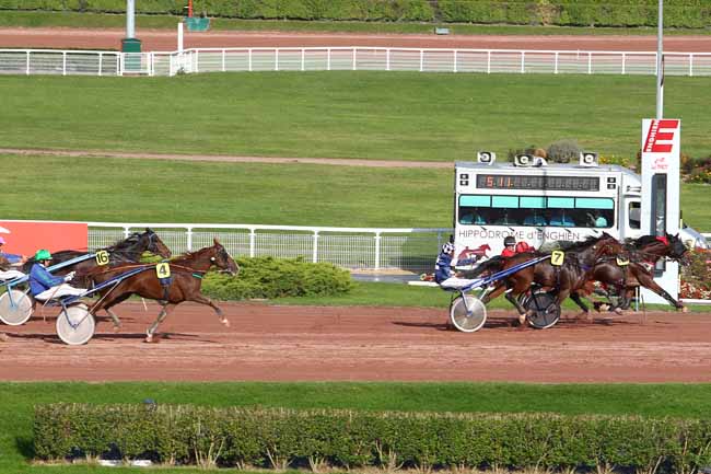 Photo d'arrivée de la course pmu PRIX DE SAINT-MAMET à ENGHIEN le Lundi 16 octobre 2017