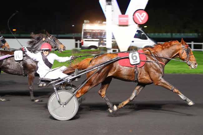 Photo d'arrivée de la course pmu PRIX JONEL CHYRIACOS à PARIS-VINCENNES le Mardi 17 octobre 2017