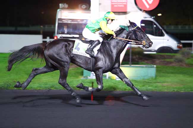 Photo d'arrivée de la course pmu PRIX GOBERTA à PARIS-VINCENNES le Mardi 17 octobre 2017