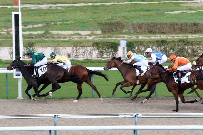 Photo d'arrivée de la course pmu PRIX DU PORT DU HAVRE à DEAUVILLE le Jeudi 19 octobre 2017