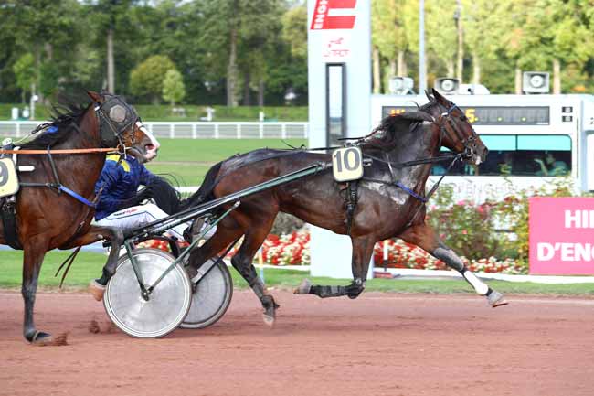 Photo d'arrivée de la course pmu PRIX DE LA PORTE BRANCION à ENGHIEN le Jeudi 19 octobre 2017