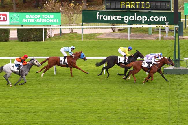 Photo d'arrivée de la course pmu PRIX D'EAUBONNE à SAINT-CLOUD le Dimanche 22 octobre 2017