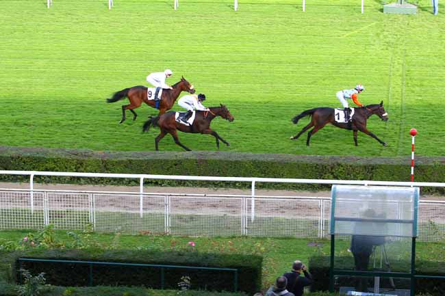 Photo d'arrivée de la course pmu PRIX DE PIAN MEDOC à SAINT-CLOUD le Mercredi 25 octobre 2017