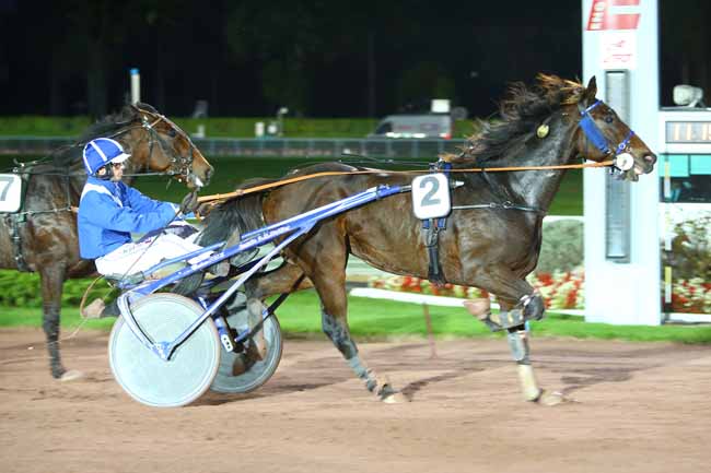 Photo d'arrivée de la course pmu PRIX DE SEVRAN à ENGHIEN le Mercredi 25 octobre 2017