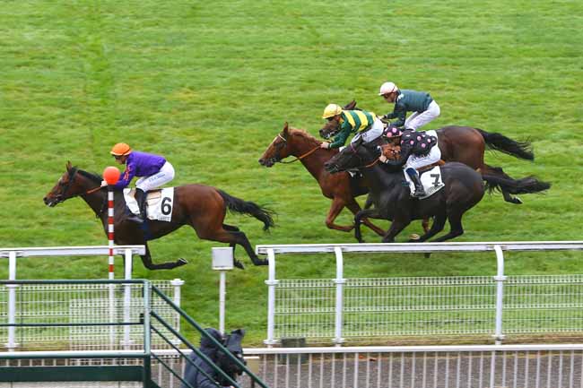 Photo d'arrivée de la course pmu PRIX CARO à MAISONS-LAFFITTE le Jeudi 26 octobre 2017
