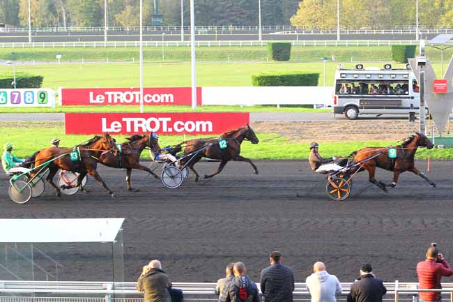 Photo d'arrivée de la course pmu PRIX DE MAURE-DE-BRETAGNE à PARIS-VINCENNES le Jeudi 2 novembre 2017